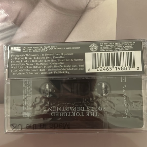TTPD The Black Dog Cassette Tape - Taylor Swift - Picture 2 of 3